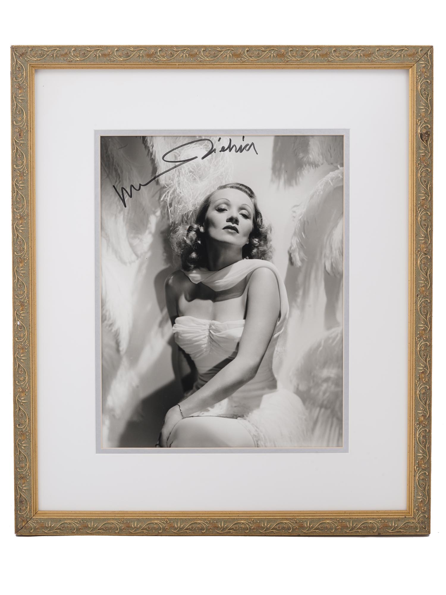 VINTAGE AMERICAN SIGNED PHOTO OF MARLENE DIETRICH